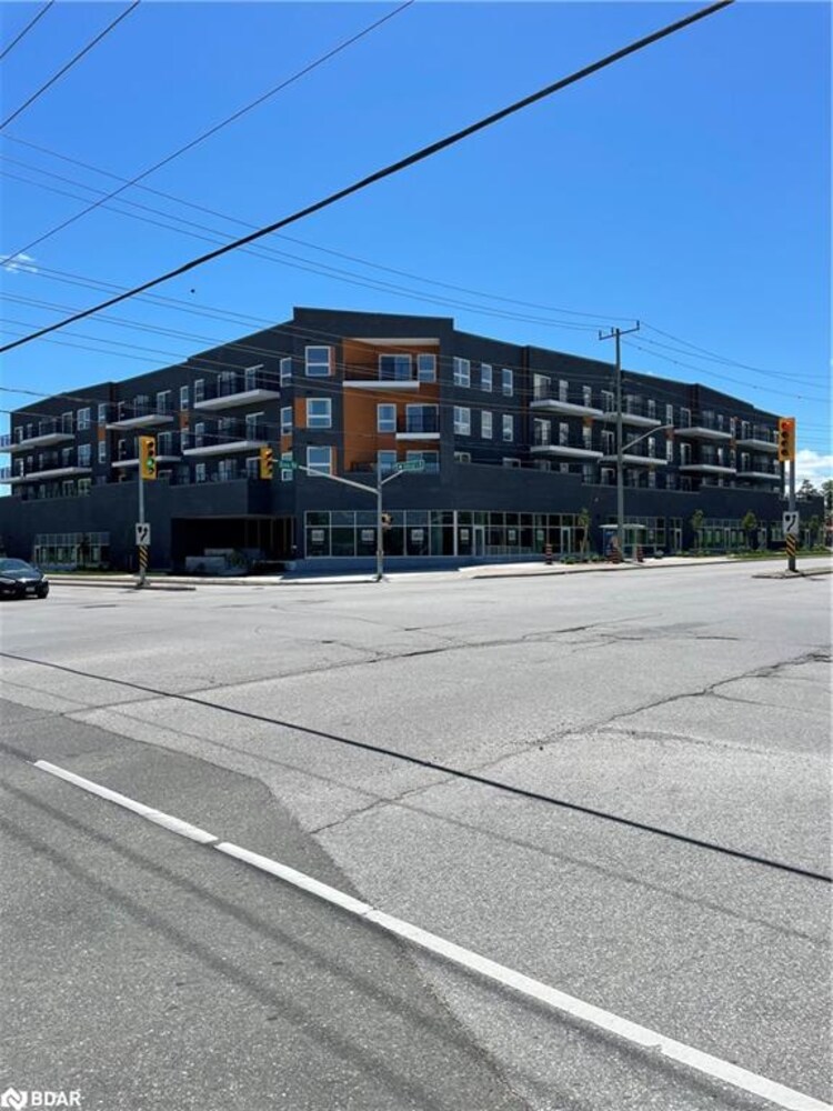 430 Essa Road, Barrie, ON, Holly