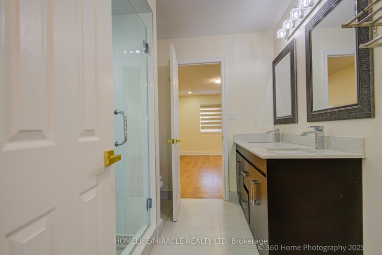 55 Lyndbrook Crescent, Brampton, ON, Bram East