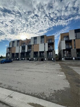142 Foamflower Place, Waterloo, ON , MLS #40724102 , Image - 1