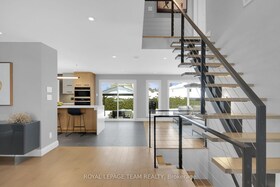9 Strathearn Court, Ottawa, ON , MLS #X12119977 , Image - 1