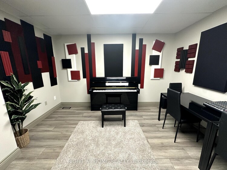 1228 Gorham Street, Newmarket, ON, Newmarket Industrial Park