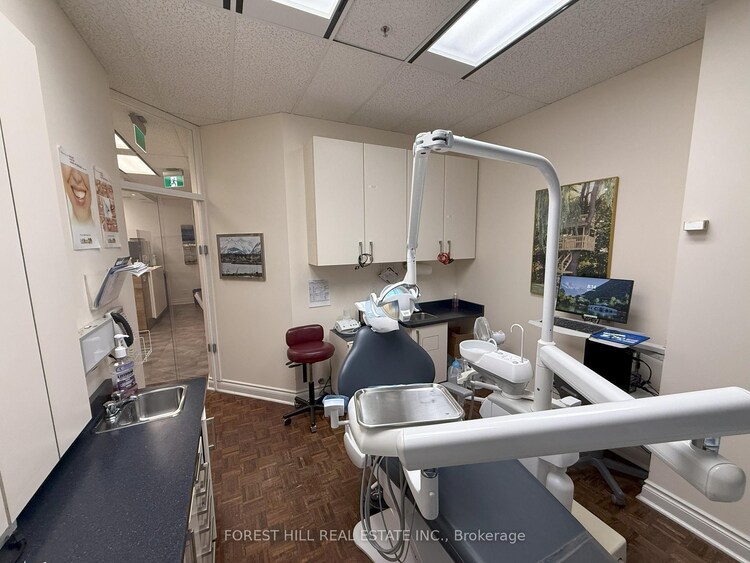 5775 Yonge Street, Toronto, ON, Newtonbrook East