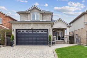 82 Dulgaren Street, Hamilton, ON