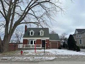 5736 Leonard Avenue, Niagara, ON , MLS #X12450731 , Image - 1
