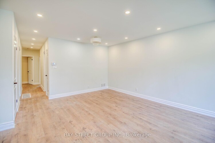 65 Davis Road, Aurora, ON, Aurora Highlands