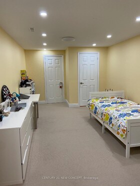 54 Portsmouth Crescent, Hamilton, ON , MLS #X12122066 , Image - 1