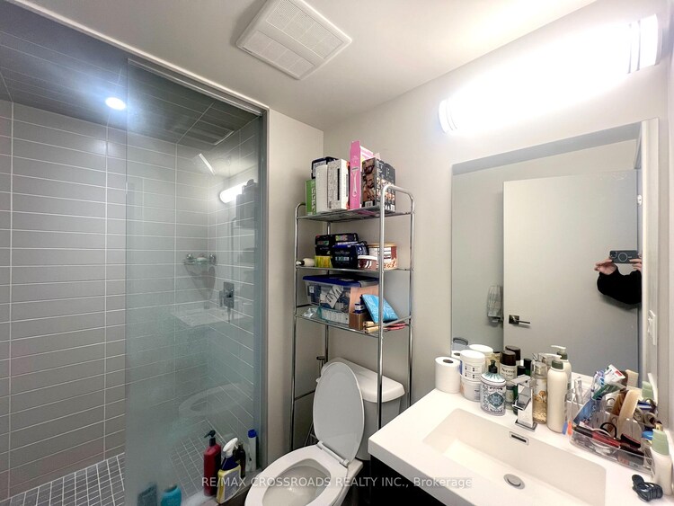 2093 Fairview Street, Burlington, ON, Freeman