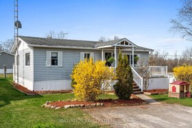 215 Hillview Road, Lanark, ON , MLS #X12122330 , Image - 1