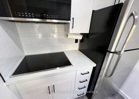880 Dundas Street W, Peel, ON , MLS #W12122610 , Image - 1