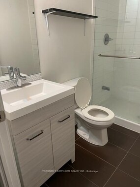 422 Lake Shore G03 Boulevard, Toronto, ON