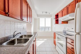 55 Strathaven Drive W, Peel, ON , MLS #W12122917 , Image - 1