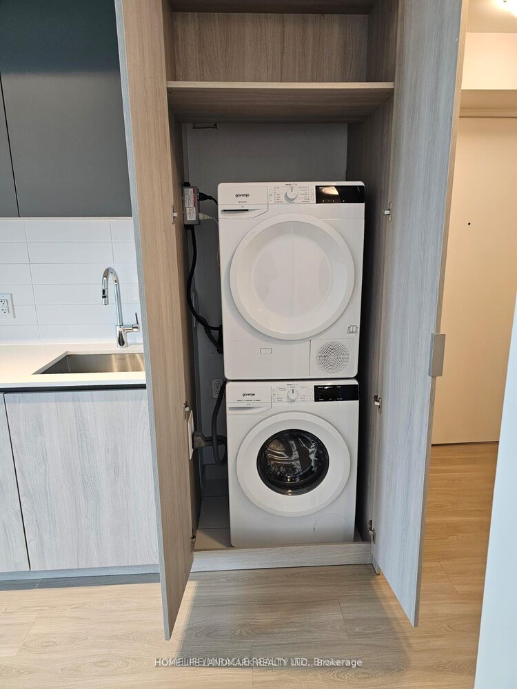 8 Widmer Street, Toronto, ON, Waterfront Communities C1