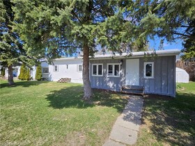 84 Wellington Street S, Wellington, ON , MLS #40715996 , Image - 1