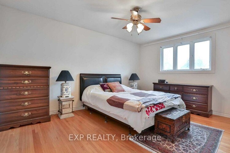 165 Carlson Drive, Newmarket, ON, Gorham-College Manor