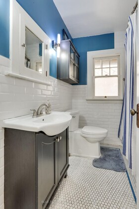32 Bruce Street, Middlesex, ON , MLS #X12123826 , Image - 1