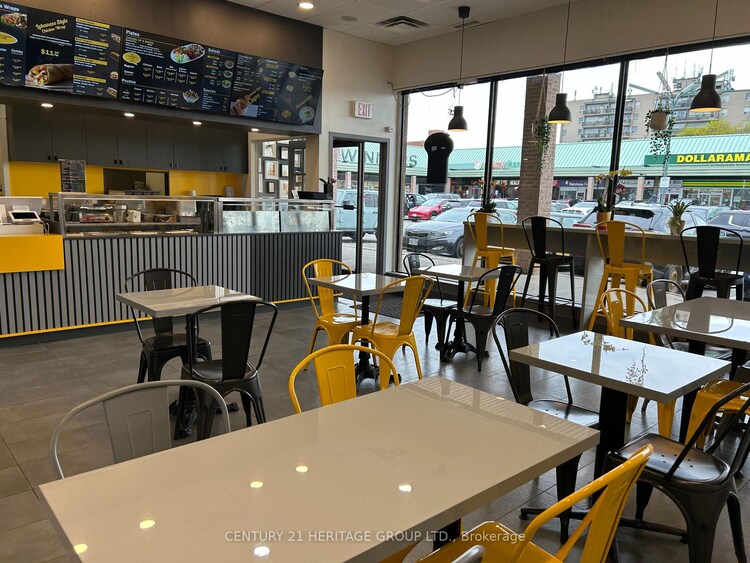 10520 Yonge Street, Richmond Hill, ON, Mill Pond