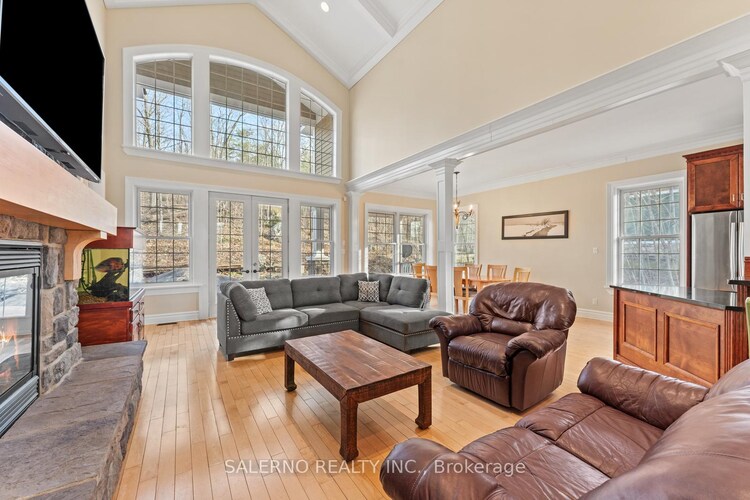 625 James Street, Gravenhurst, ON, Muskoka (S)