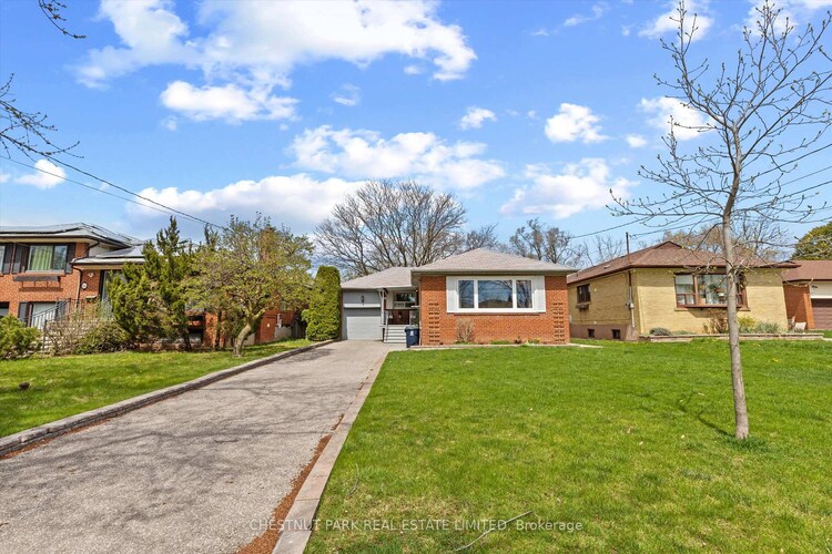 16 Everingham Court, Toronto, ON, Newtonbrook East