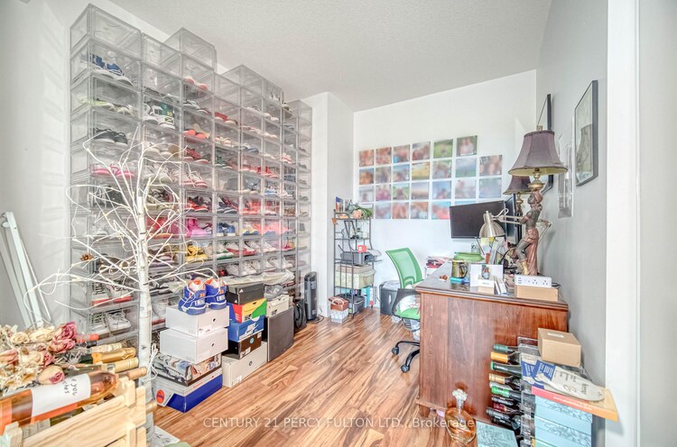 35 Brian Peck Crescent, Toronto, ON, Thorncliffe Park