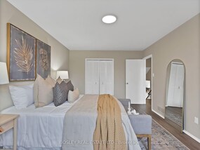 18 Leeswood Crescent, Toronto, ON