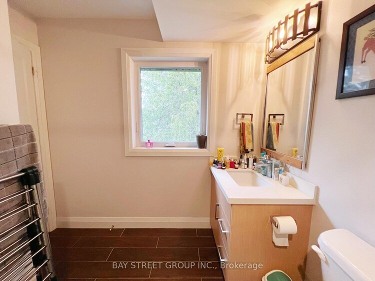 16 Enfield Avenue, Toronto, ON, Alderwood