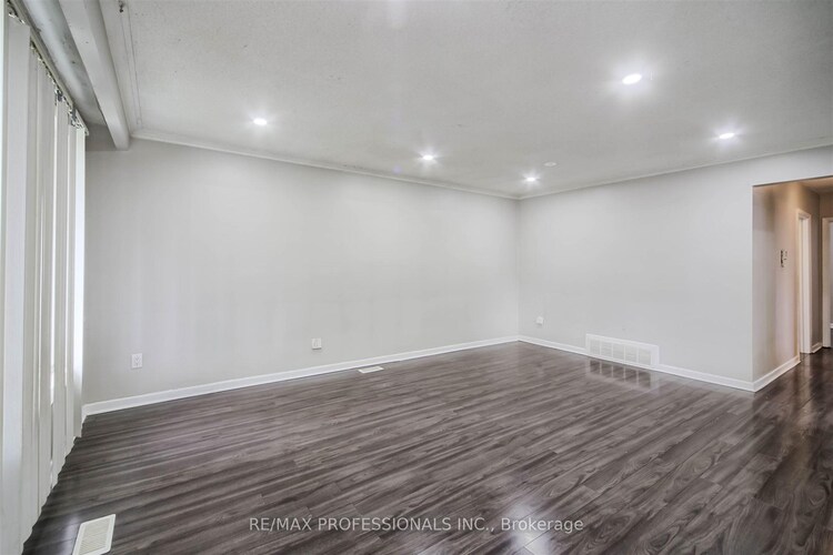 957 Beechwood Avenue, Mississauga, ON, Lakeview