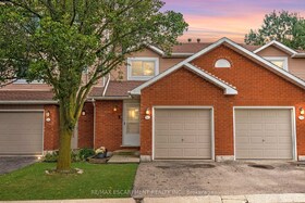386 Highland Road W, Hamilton, ON , MLS #X12127014 , Image - 1