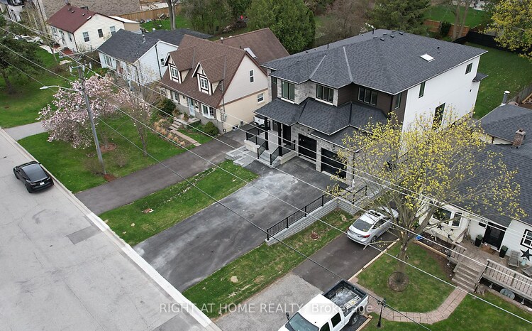 1988 Royal Road, Pickering, ON, Village East