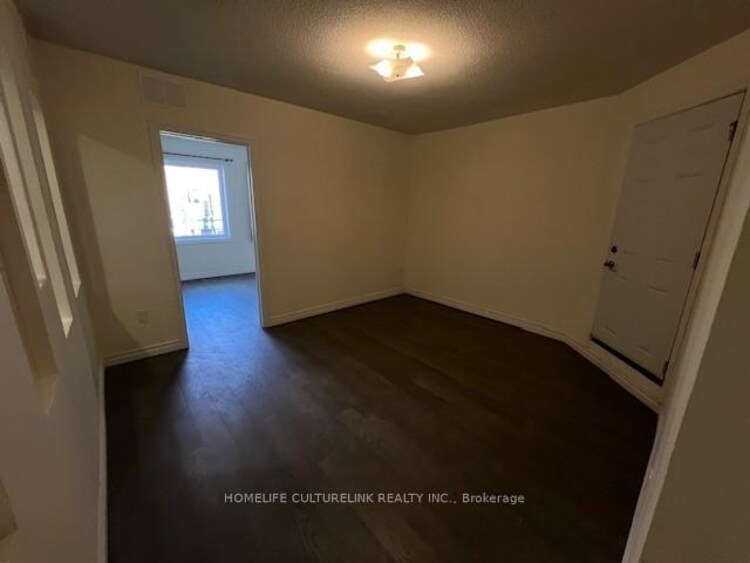 575 College Street, Toronto, ON, Trinity-Bellwoods