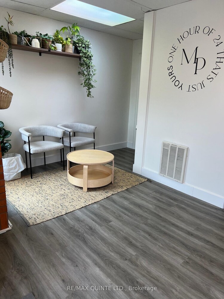 17 KING Street, Quinte West, ON, Trenton Ward