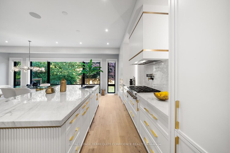 422 Hounslow Avenue, Toronto, ON, Willowdale West