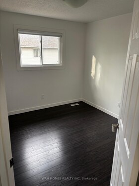 1884 Marconi Boulevard, Middlesex, ON , MLS #X12129311 , Image - 1
