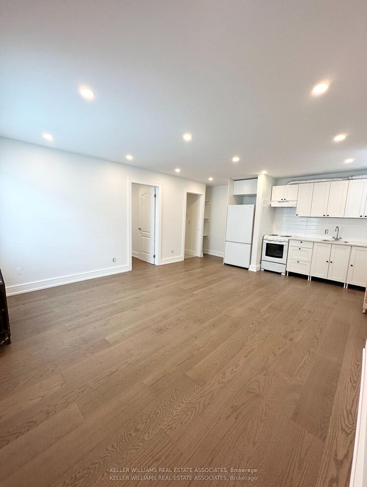 237 Lakeshore Road E, Mississauga, ON, Port Credit