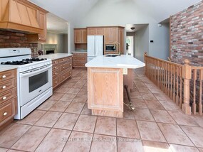 144 Wellington Street, Hamilton, ON