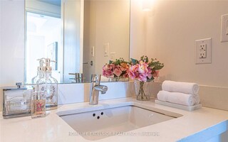 9 Stollery Pond Crescent, Markham, ON