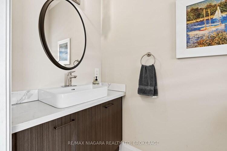 77B BROADWAY N/A, St. Catharines, ON, 436 - Port Weller