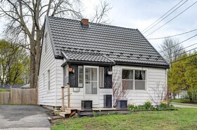 135 Glen Road, Waterloo, ON , MLS #40724552 , Image - 1