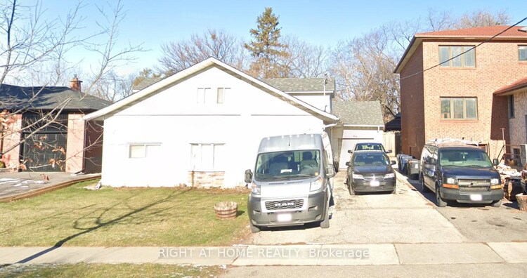 20 Connaught Avenue, Toronto, ON, Newtonbrook West