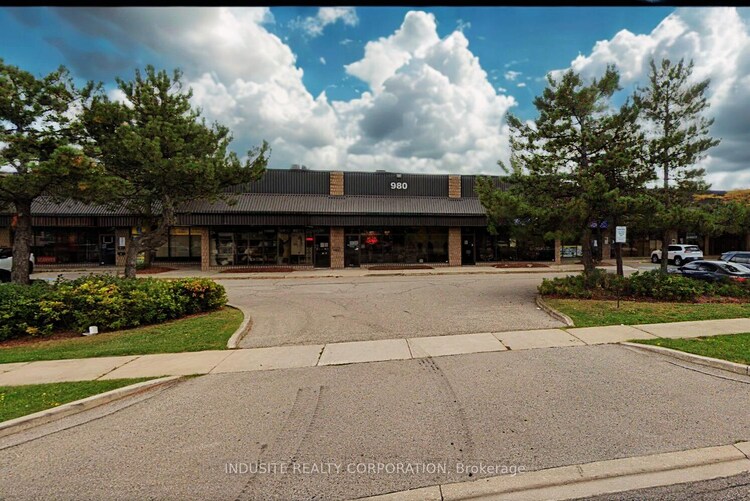 980 Pacific Gate, Mississauga, ON, Northeast