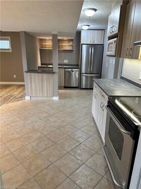 87 Maitland Street, Waterloo, ON , MLS #40726461 , Image - 1