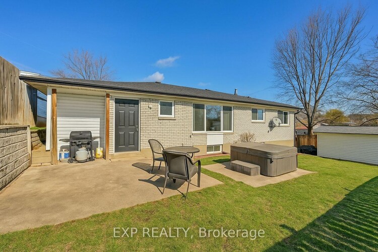 11 Concession Road, Quinte West, ON, Frankford Ward