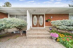 2 Aylesbury Road, Toronto, ON