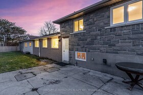 12821 Heritage Road, Peel, ON , MLS #W12138400 , Image - 1