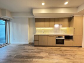 1 Concord Cityplace Way, Toronto, ON