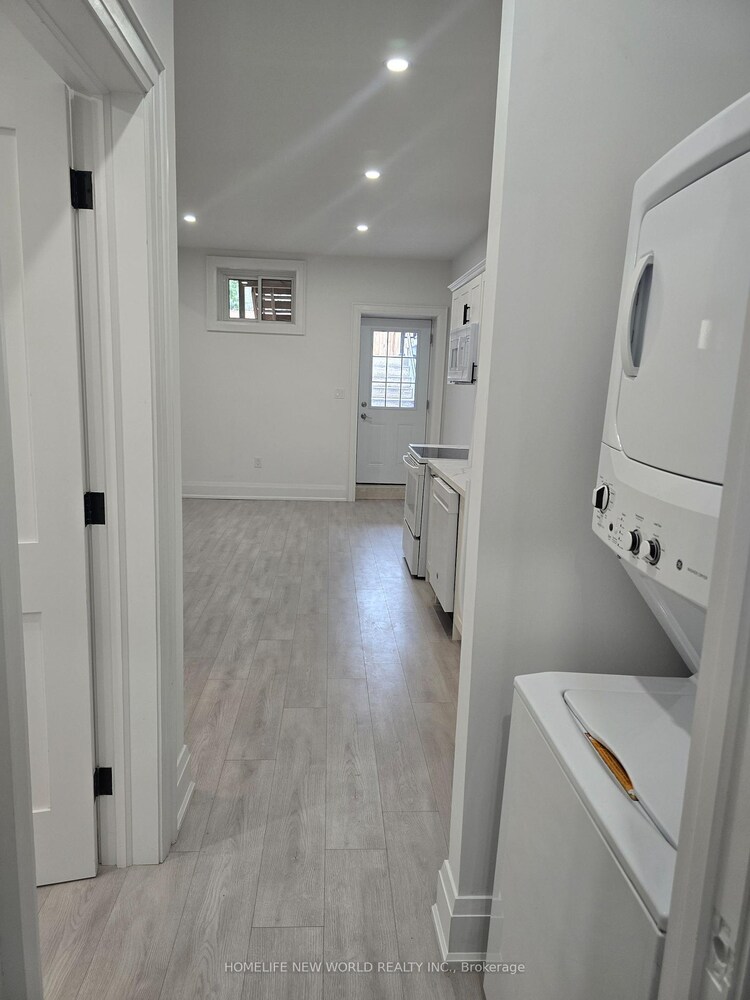 195 Danforth Road, Toronto, ON, Oakridge