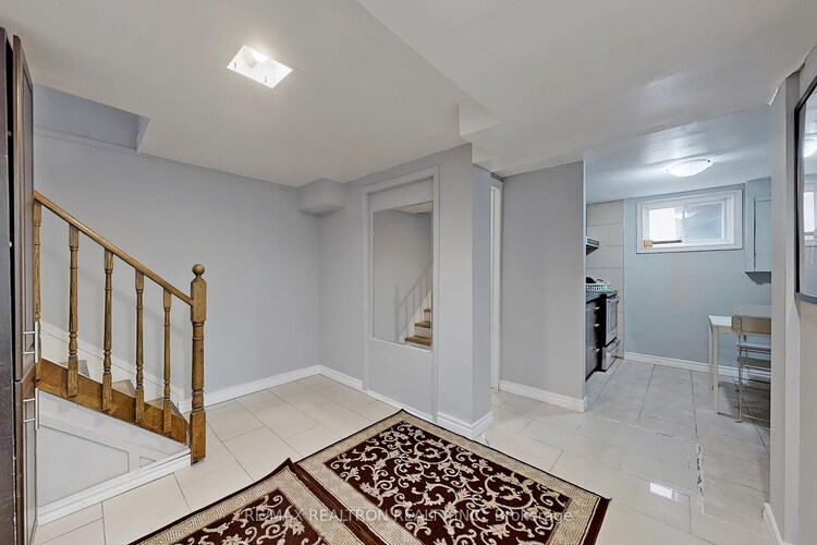 55 Danby Avenue, Toronto, ON, Bathurst Manor