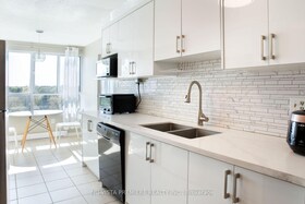 600 Grenfell Drive, Middlesex, ON , MLS #X12139999 , Image - 1