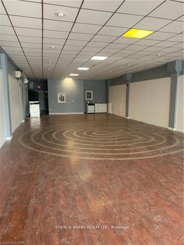 4333 Queen Street, Niagara Falls, ON, 210 - Downtown