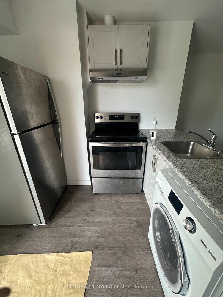 27 DENISTOUN Street, Welland, ON, 772 - Broadway