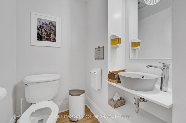 889 Yonge Street, Toronto, ON, Rosedale-Moore Park